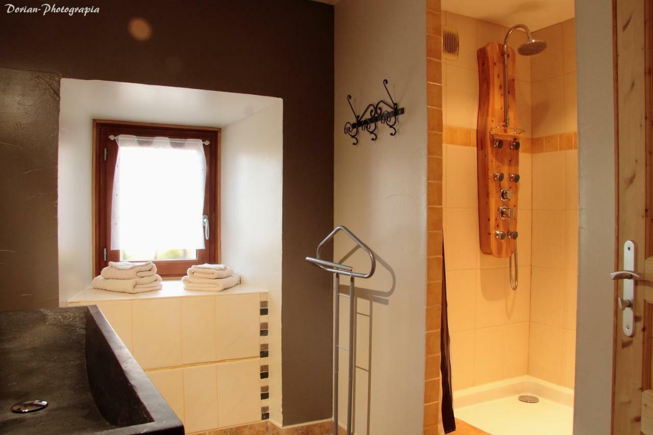 La Pierre Trouée Chambre d'Hôtes Châteauneuf-de-Randon Exterior foto