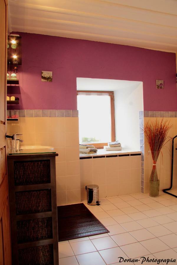 La Pierre Trouée Chambre d'Hôtes Châteauneuf-de-Randon Exterior foto
